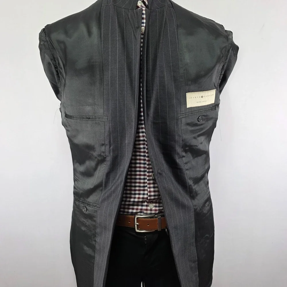 Joseph Abboud Men's Sport Coat Blazer Two Button‎ Charcoal Striped Wool Size 42R